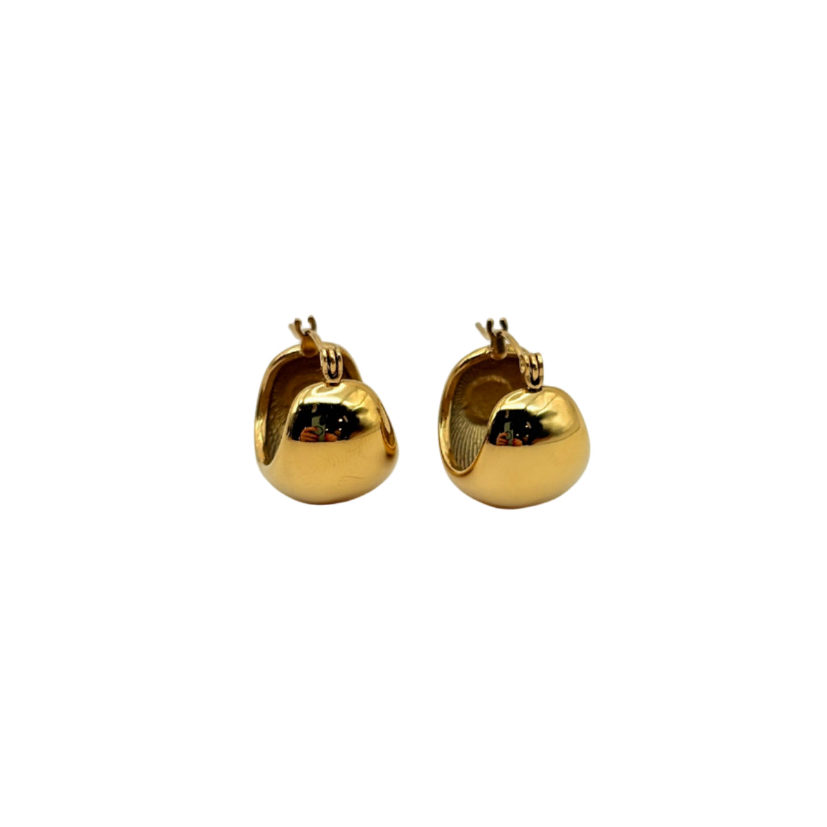 Les Boucles d’Oreilles – Liora Bombée