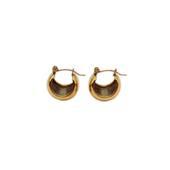 Les Boucles d’Oreilles – Liora Bombée