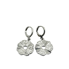 Les Boucles d’oreilles – Fleur ajourée