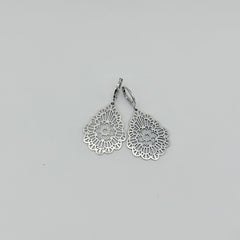 Les Boucles d’Oreilles – Lele