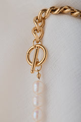 Le Collier – Léa